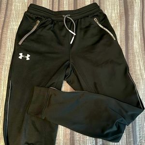 Under armour boys large fitted joggers